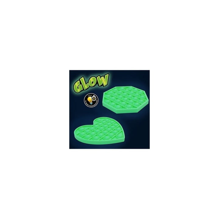 Bubble pops - GLOW IN THE DARK Pop It Fidget stressaflastende sensorisk legetøj. Dette produkt er kendt fra appen Tik-Tok.Tryk på boblerne som giver en let poppende lyd, herefter vendes produktet og man kan derefter starte forfra. Perfekt til dig der har svært ved at holde fingrene i skak. Det kan benyttes af både børn og voksne som kan finde det meget beroligende.
