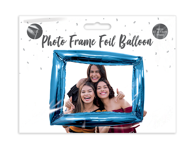 Tilskynd gæster til at tage sjove snapshots af deres eftermiddag/aften med denne fotoramme folieballon og fange gode minder for altid! Hvert produkt består af: en lys pink eller blå metallisk folieramme, som når den er oppustet måler 87 cm x 73 cm; et 2m stykke snor, der giver mulighed for at hænge rammen op; og et plastiksugerør, som skal bruges til at puste ballonen op. Pust ikke op med helium