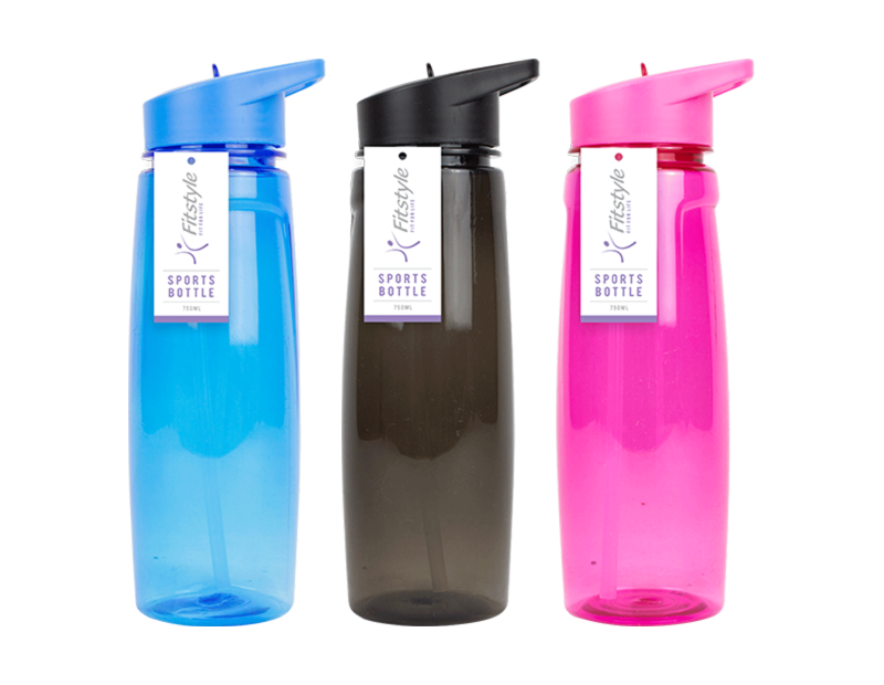 Disse farvede sportsdrikkeflasker er konstrueret af fødevaresikre materialer og har en foldbar drikketud og et indvendigt sugerør. Hver flaske præsenteres i en fed farve og er komplet med et farvematchende twist-off låg. Ideel til alle kolde væsker.